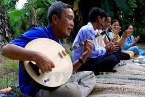 Artists perform Don ca tai tu songs (Photo: VNA)
